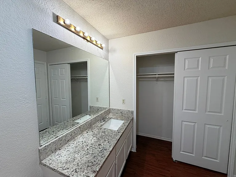 2013 James Pl — Photo 25