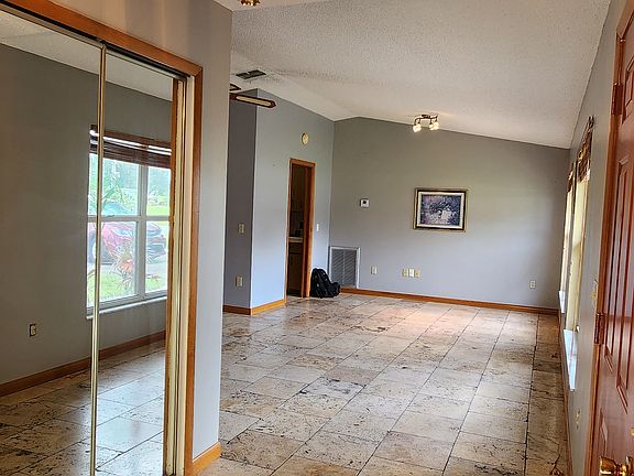 Foyer, Front entrance