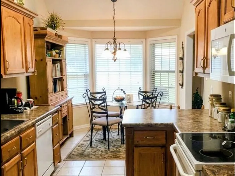 4830 Trolley Ln — Photo 6