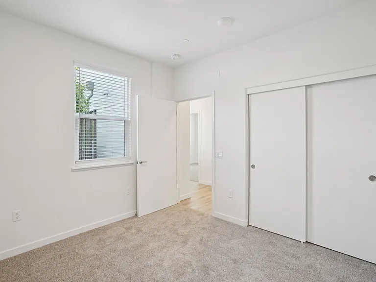 T20 Lofts — Photo 48