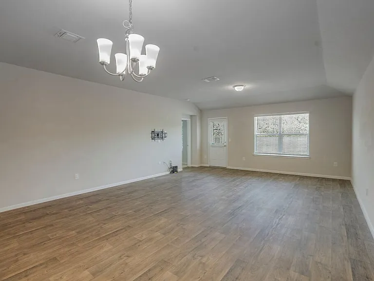 13804 Cantarra Dr — Photo 11