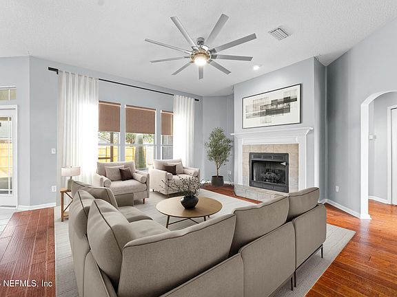 2nd image of 625 SUMMER BREEZE Drive N