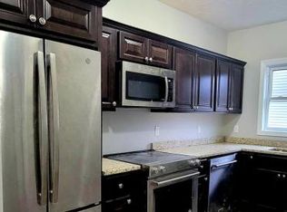 984 N Main St, Fall River, MA 02720