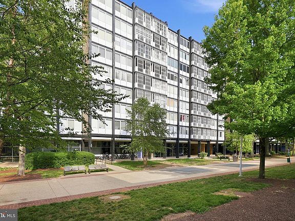 5th image of 1301 Delaware Ave SW APT N720