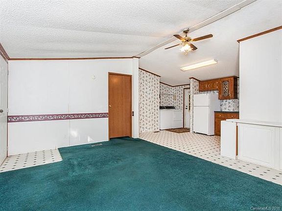 3rd image of 214 Crooked Fork Ln