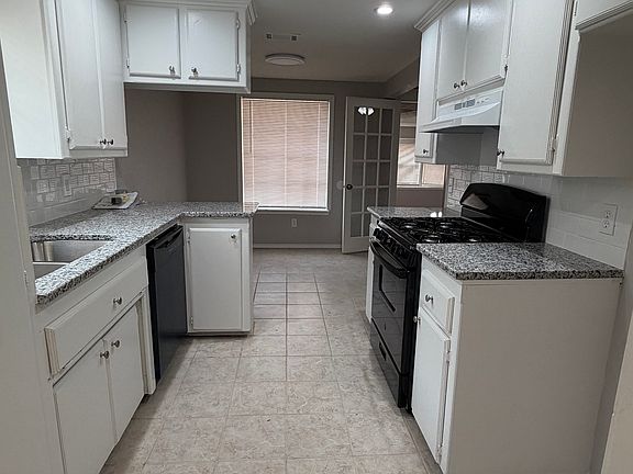 5th image of 1717 SE 9th St