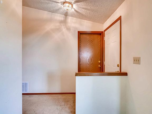 4th image of 1306 SE 65th Ave