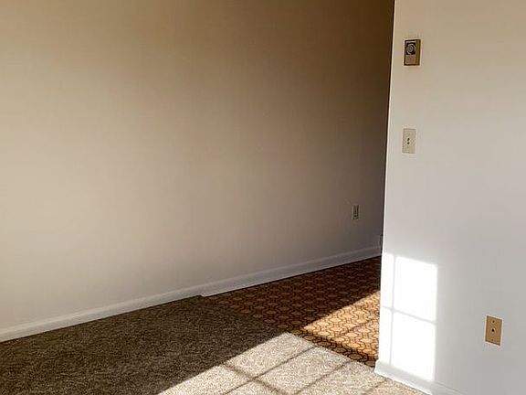2nd image of 942 Vine St #C