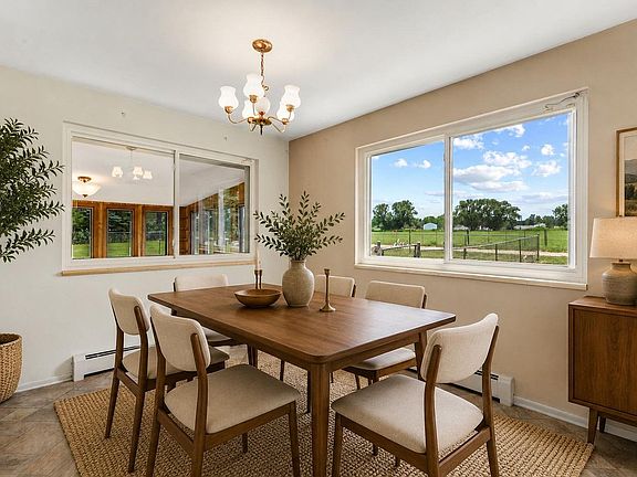 4th image of 518 Clover Ln