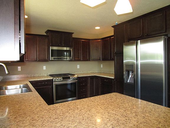 3rd image of 1095 Huber Ponds Dr