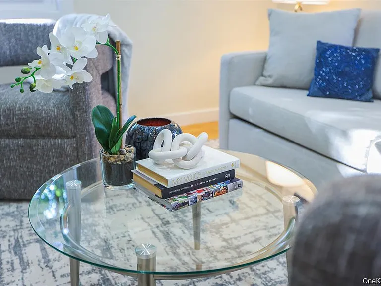 25 Van Duzen Pl #1 — Photo 14
