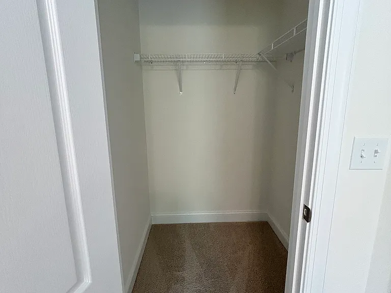 724 Sylvia St — Photo 27
