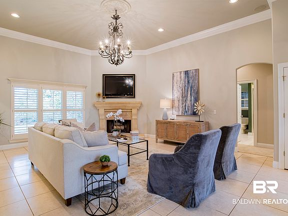 5th image of 20308 Beecher St
