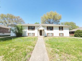 1101 NW Mock Ave APT C, Blue Springs, MO 64015