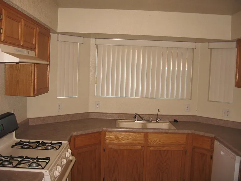 11302 E 25th St — Photo 7