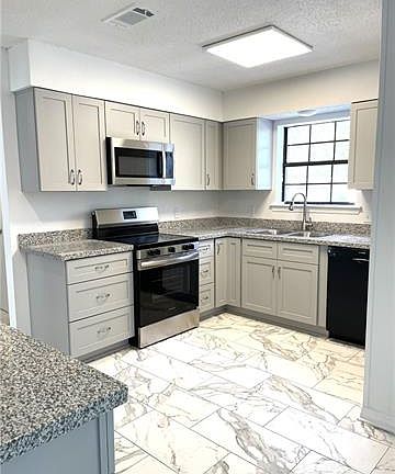 5th image of 105 Wildwood Dr #105