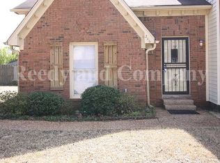 246 S Walnut Bend Rd, Cordova, TN 38018