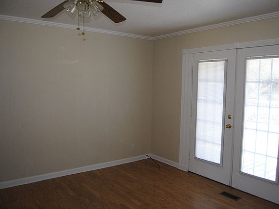 3rd image of 209 Vinwood Ave