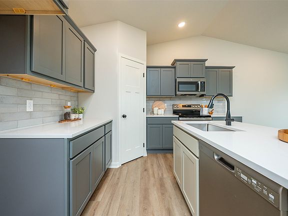 3rd image of 3423 5th Ave SE