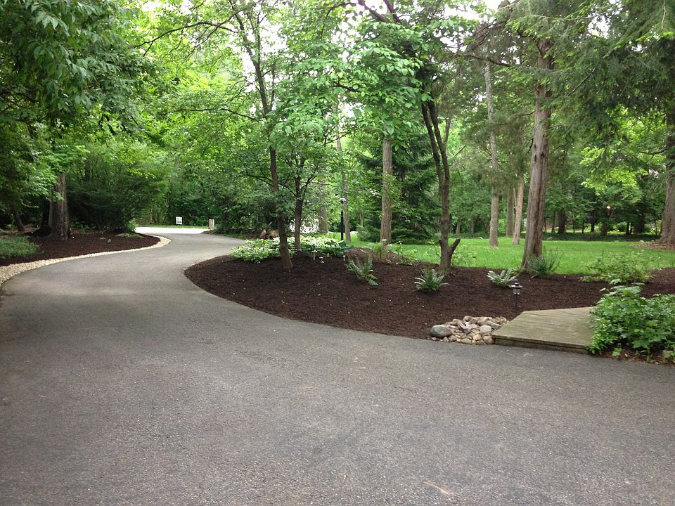 2nd image of 15 Sleepy Hollow Ln