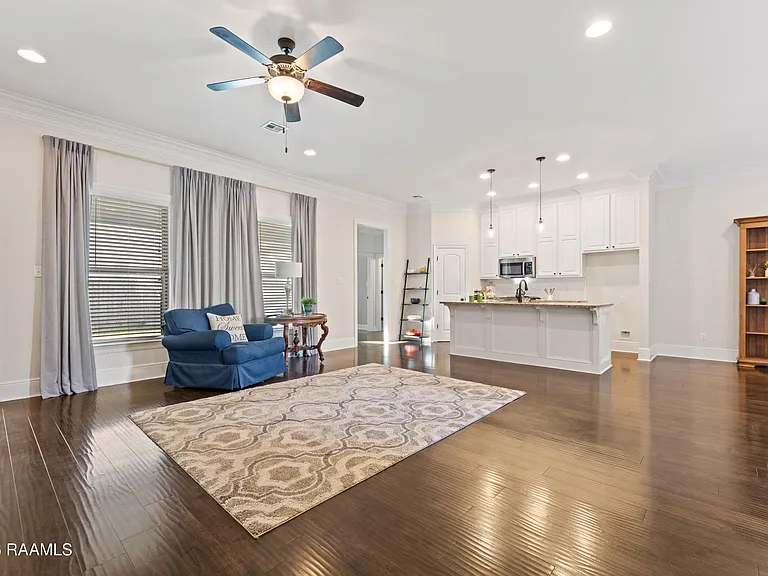 110 Olivewood Dr — Photo 8