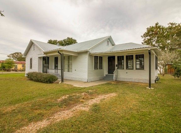 2nd image of 514 Karen Dr