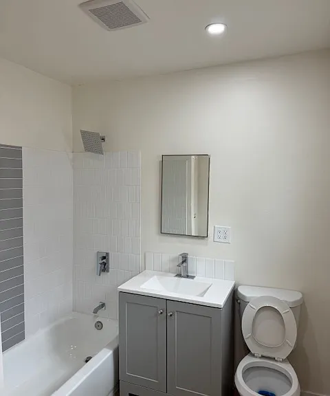 1226-1226 E Borchard Ave #7 — Photo 5