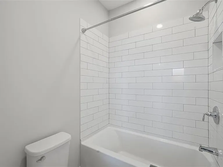 401 Oakleigh Ave — Photo 25