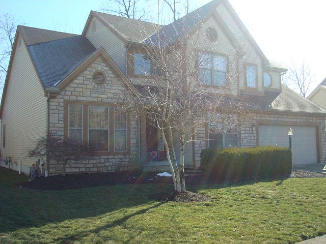 1st image of 2735 Woods Cres