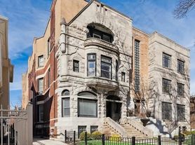 5136 S Blackstone Ave