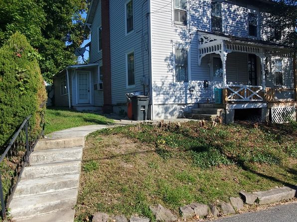 23 Dewey St