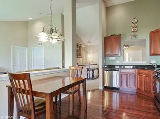 2976 Saganashkee Ln, Naperville, IL 60564