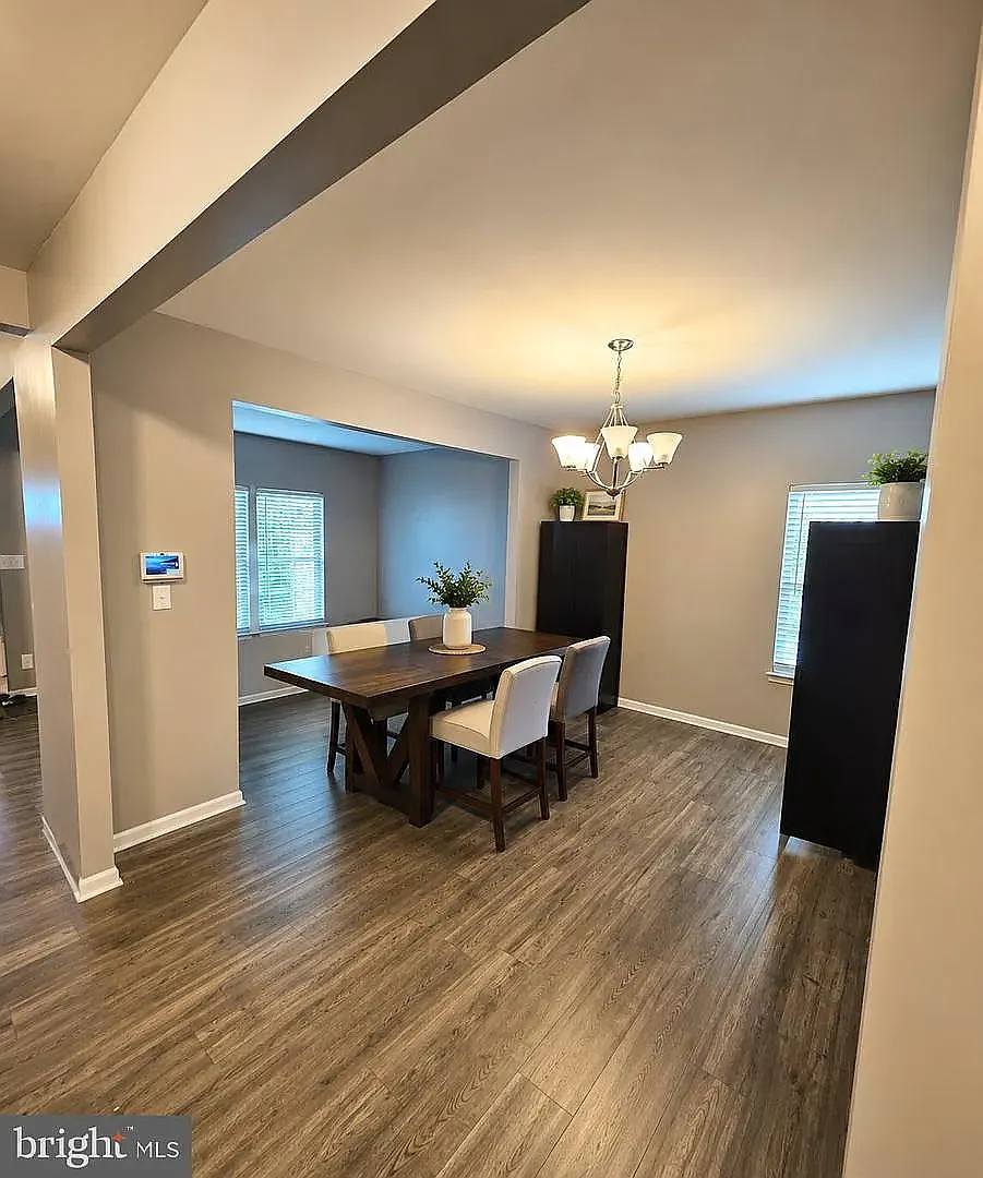 6 bed, 3775 sqft, $4,500 — Photo 2