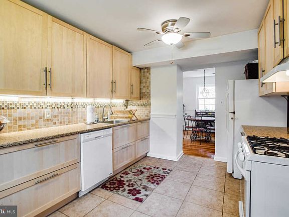 2nd image of 5013 Harford Ln
