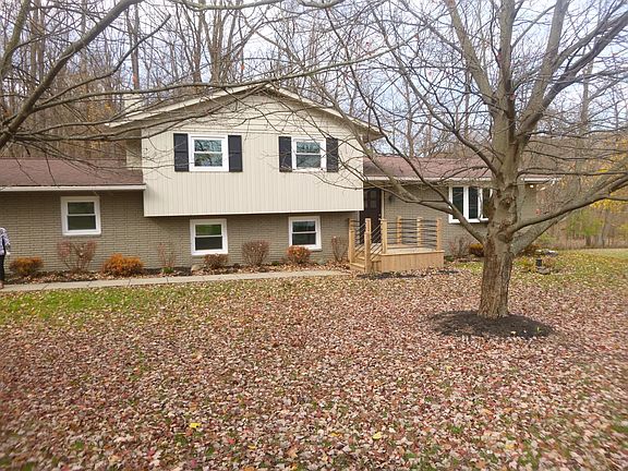 2nd image of 1155 Berwyn Ln
