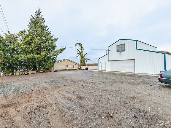 2nd image of 2501 8th Street SE