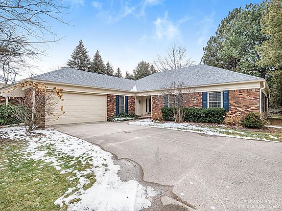2nd image of 8865 Northampton Dr