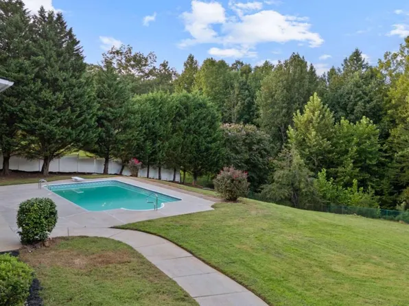 129 Eagle Pointe Dr, Dahlonega, GA 30533