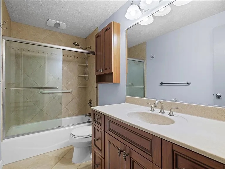 1101 Timberglen Dr — Photo 15