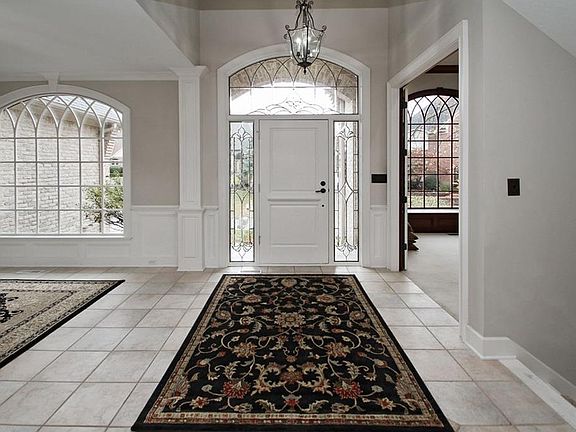 2nd image of 7287 Oak Cove Ln
