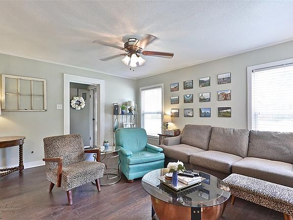 5th image of 865 Davis Dr