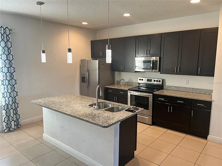 312 Clearwater Ln — Photo 2