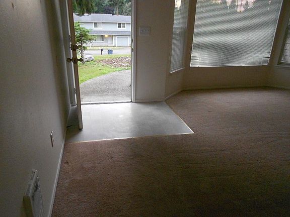 3rd image of 9915 118th St E