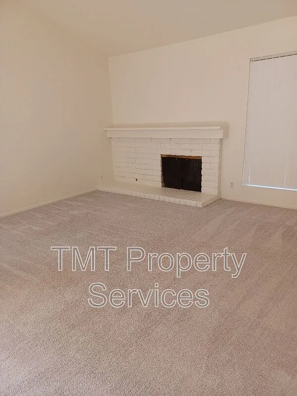 3 bed, 2.0 bath, 1579 sqft, $3,600 — Photo 4
