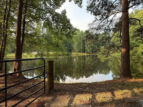 404 White Tail Ln, Sanford, NC 27332