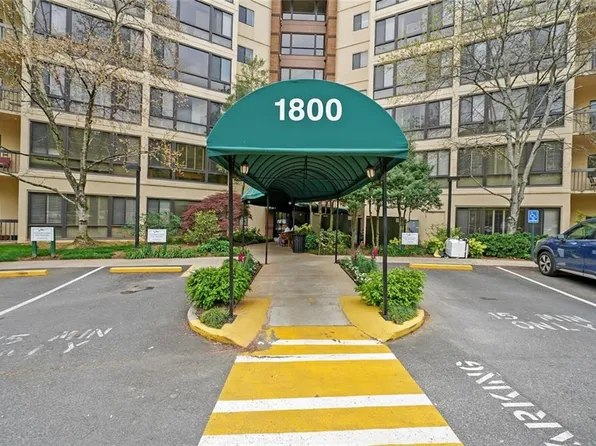 1800 Clairmont Lake A121, Decatur, GA 30033