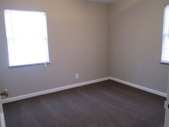 5th image of 270 Mayfair Blvd APT B