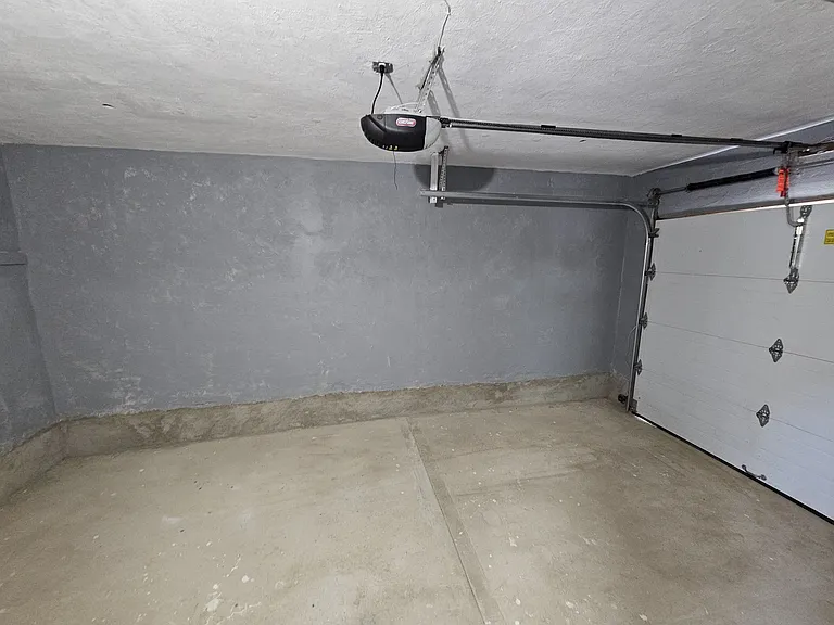 240 Adamson St — Photo 24