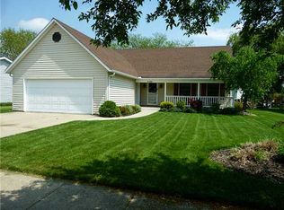 1138 Warbler Ct, Bowling Green, OH 43402