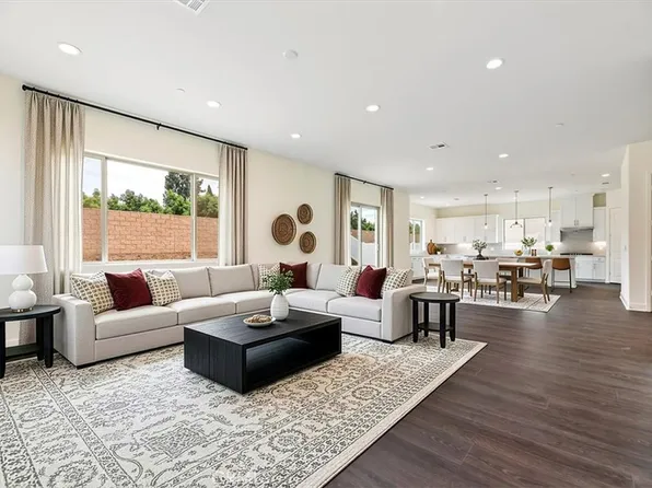 1452 Moore St, Redlands, CA 92374